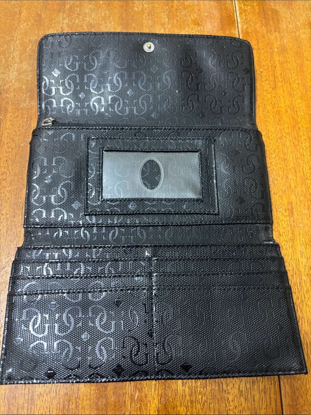 Guess Wallet - Picture 2 of 2